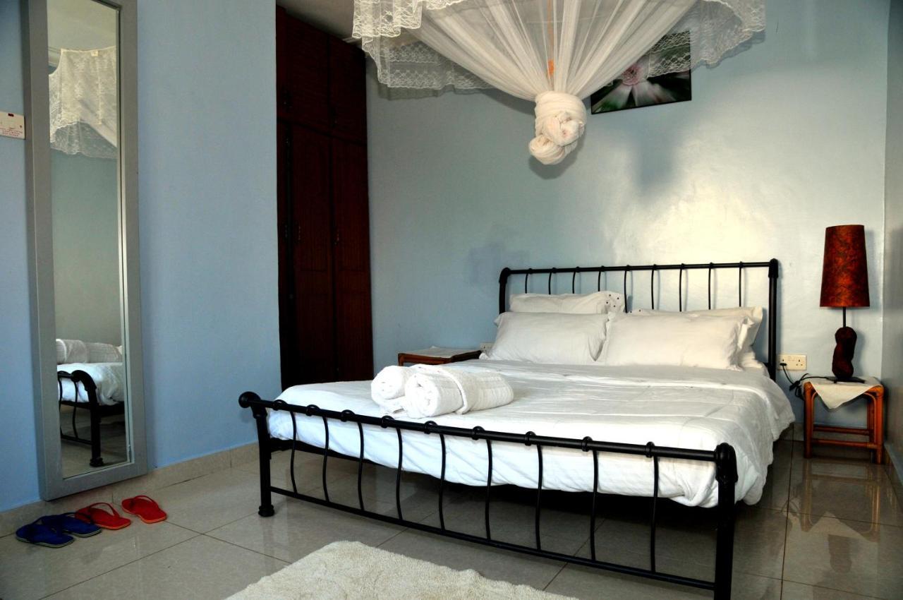 Victoria Lake View Guesthouse & Safaris Энтеббе Экстерьер фото