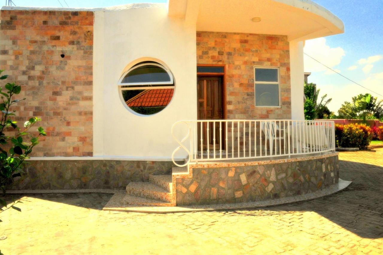 Victoria Lake View Guesthouse & Safaris Энтеббе Номер фото